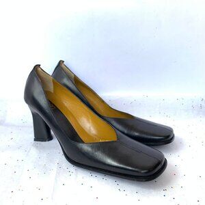 BCBG Maxazria Vintage 90s Y2K Black Leather Square Toe V Vamp Pumps - Size 6.5